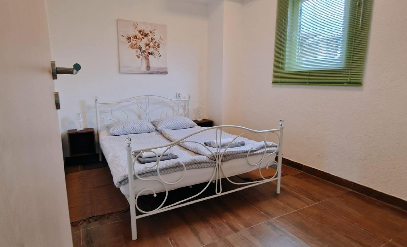 Apartman Lena Tusilovic Екстериор снимка