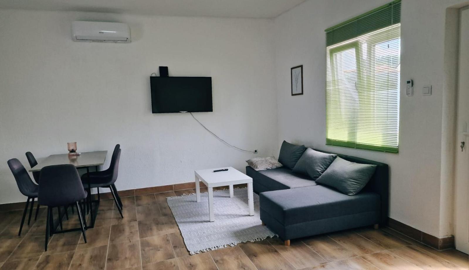 Apartman Lena Tusilovic Екстериор снимка