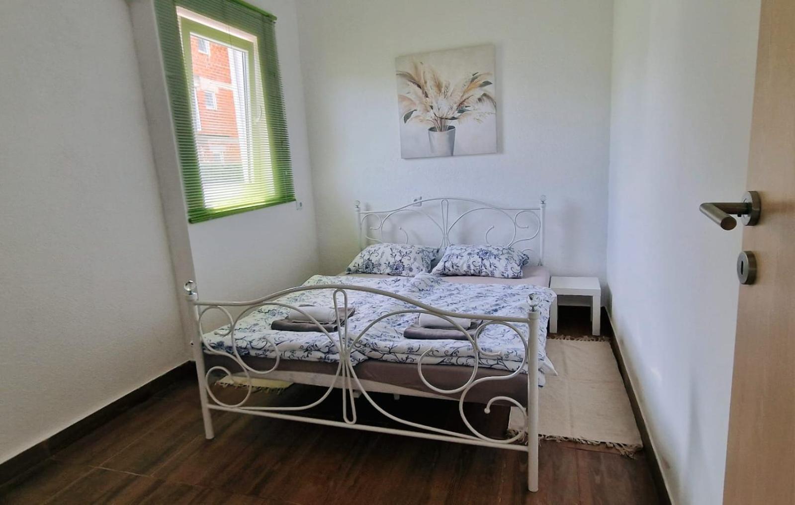 Apartman Lena Tusilovic Екстериор снимка