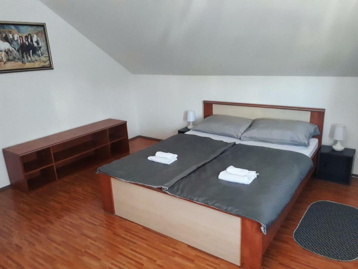 Apartman Lena Tusilovic Екстериор снимка